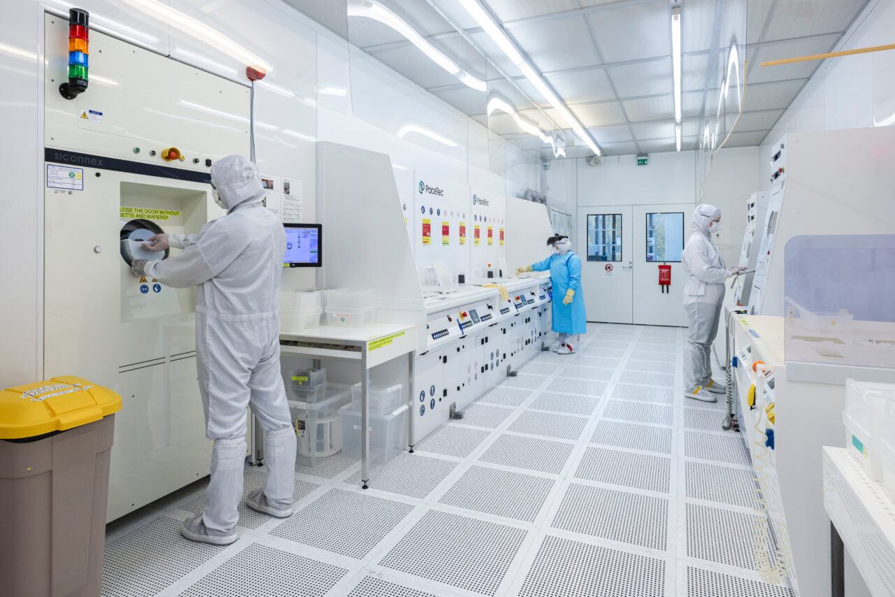 VTT Micronova cleanroom